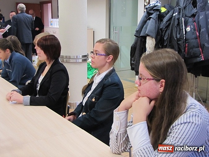 Zdjęcie w galerii na portalu naszraciborz.pl: 42 gimnazjalist&oacute;w w finale konkursu o bezpieczeństwie w rolnictwie wiadomości z regionu