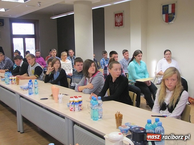 Zdjęcie w galerii na portalu naszraciborz.pl: 42 gimnazjalist&oacute;w w finale konkursu o bezpieczeństwie w rolnictwie wiadomości z regionu