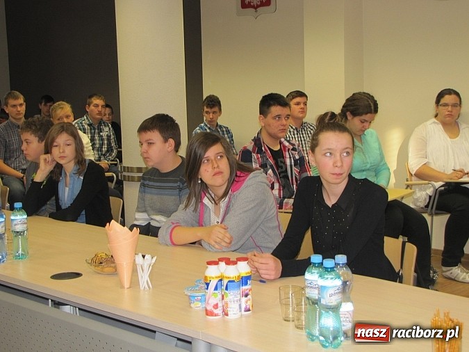 Zdjęcie w galerii na portalu naszraciborz.pl: 42 gimnazjalist&oacute;w w finale konkursu o bezpieczeństwie w rolnictwie wiadomości z regionu