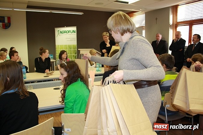 Zdjęcie w galerii na portalu naszraciborz.pl: 42 gimnazjalist&oacute;w w finale konkursu o bezpieczeństwie w rolnictwie wiadomości z regionu