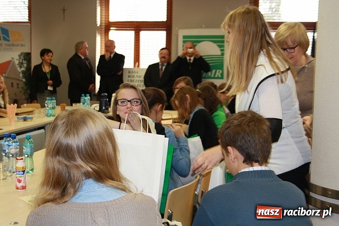 Zdjęcie w galerii na portalu naszraciborz.pl: 42 gimnazjalist&oacute;w w finale konkursu o bezpieczeństwie w rolnictwie wiadomości z regionu