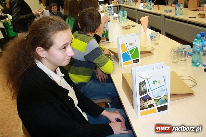 Zdjęcie w galerii na portalu naszraciborz.pl: 42 gimnazjalist&oacute;w w finale konkursu o bezpieczeństwie w rolnictwie wiadomości z regionu