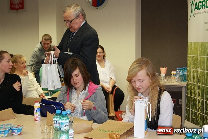 Zdjęcie w galerii na portalu naszraciborz.pl: 42 gimnazjalist&oacute;w w finale konkursu o bezpieczeństwie w rolnictwie wiadomości z regionu