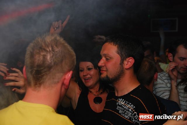 Zdjęcie w galerii na portalu naszraciborz.pl: Lustrator towarzyski wiadomości z regionu