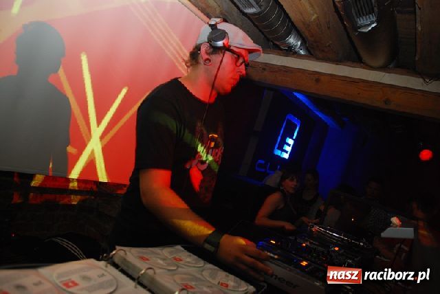 Zdjęcie w galerii na portalu naszraciborz.pl: Lustrator towarzyski wiadomości z regionu