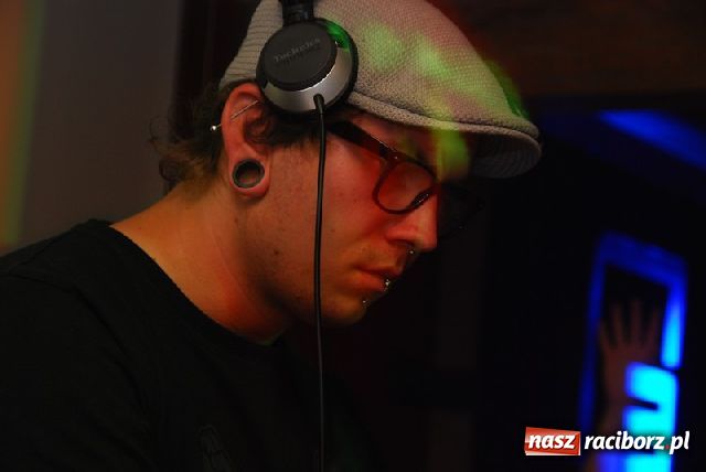 Zdjęcie w galerii na portalu naszraciborz.pl: Lustrator towarzyski wiadomości z regionu