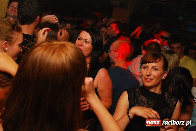 Zdjęcie w galerii na portalu naszraciborz.pl: Lustrator towarzyski wiadomości z regionu