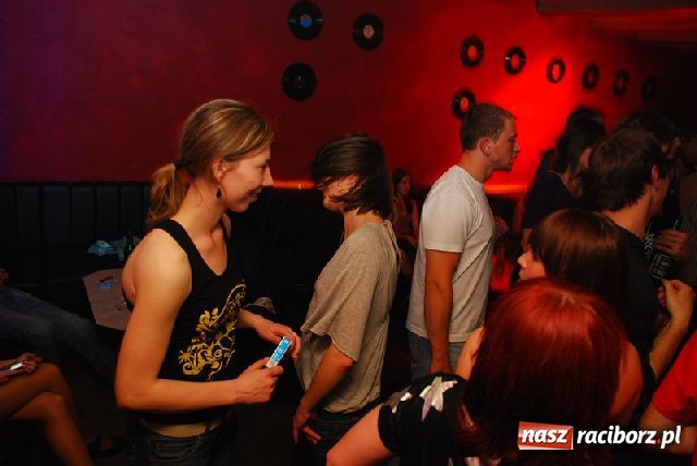 Zdjęcie w galerii na portalu naszraciborz.pl: Lustrator towarzyski wiadomości z regionu