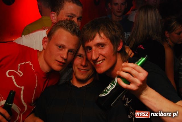 Zdjęcie w galerii na portalu naszraciborz.pl: Lustrator towarzyski wiadomości z regionu