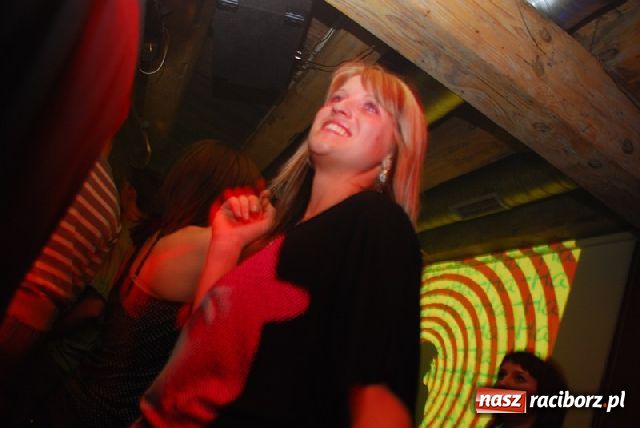 Zdjęcie w galerii na portalu naszraciborz.pl: Lustrator towarzyski wiadomości z regionu