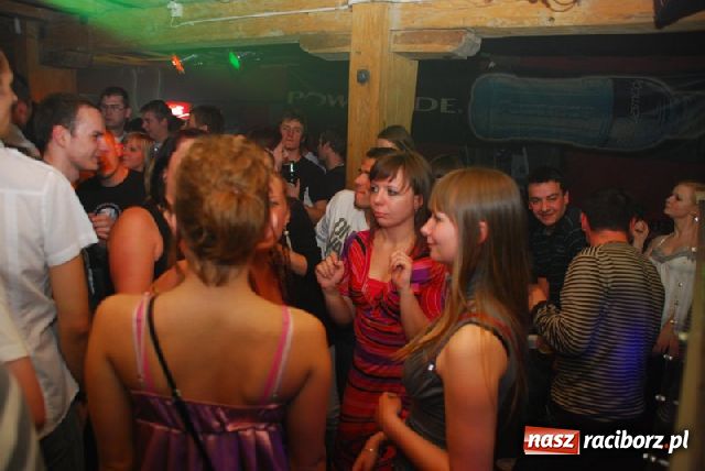 Zdjęcie w galerii na portalu naszraciborz.pl: Lustrator towarzyski wiadomości z regionu