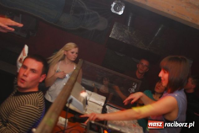 Zdjęcie w galerii na portalu naszraciborz.pl: Lustrator towarzyski wiadomości z regionu