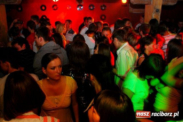 Zdjęcie w galerii na portalu naszraciborz.pl: Lustrator towarzyski wiadomości z regionu