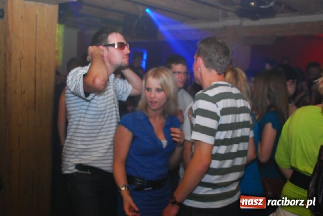 Zdjęcie w galerii na portalu naszraciborz.pl: Lustrator towarzyski wiadomości z regionu