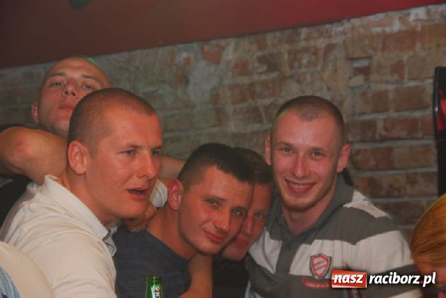 Zdjęcie w galerii na portalu naszraciborz.pl: Lustrator towarzyski wiadomości z regionu