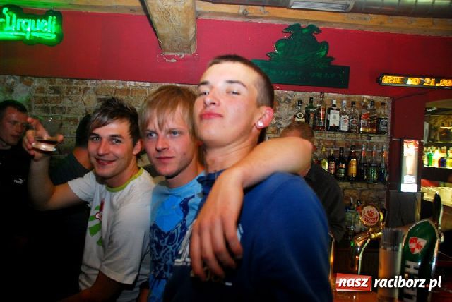 Zdjęcie w galerii na portalu naszraciborz.pl: Lustrator towarzyski wiadomości z regionu