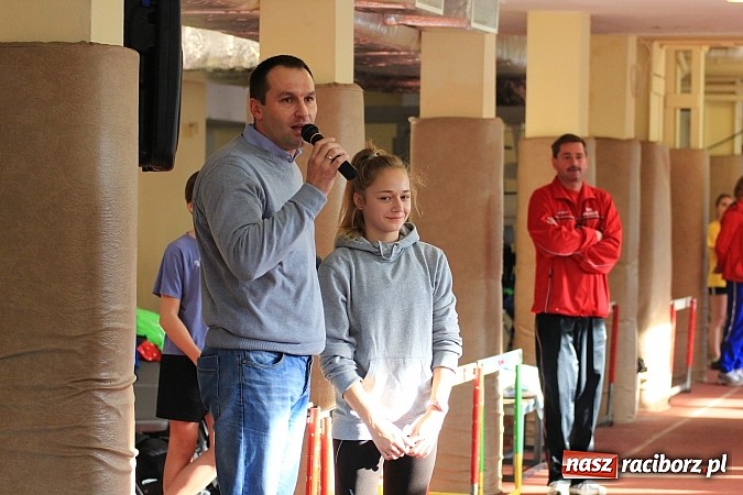 Zdjęcie w galerii na portalu naszraciborz.pl: Młodzi lekkoatleci rywalizowali w ZSOMS wiadomości z regionu