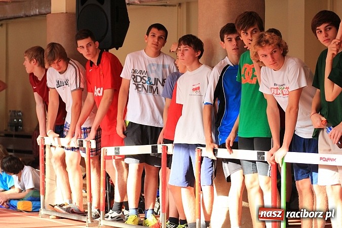 Zdjęcie w galerii na portalu naszraciborz.pl: Młodzi lekkoatleci rywalizowali w ZSOMS wiadomości z regionu