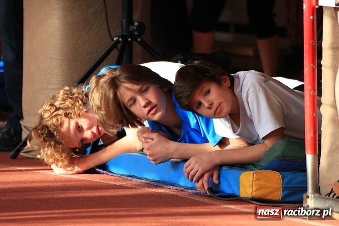 Zdjęcie w galerii na portalu naszraciborz.pl: Młodzi lekkoatleci rywalizowali w ZSOMS wiadomości z regionu