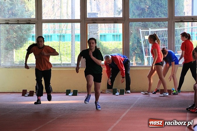 Zdjęcie w galerii na portalu naszraciborz.pl: Młodzi lekkoatleci rywalizowali w ZSOMS wiadomości z regionu