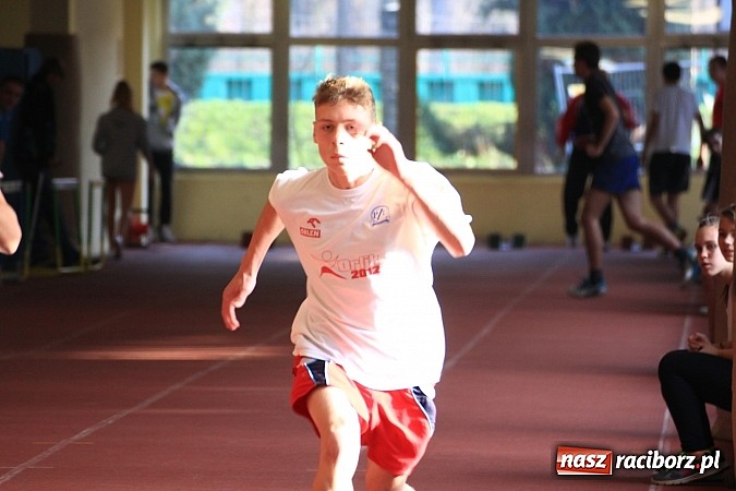 Zdjęcie w galerii na portalu naszraciborz.pl: Młodzi lekkoatleci rywalizowali w ZSOMS wiadomości z regionu
