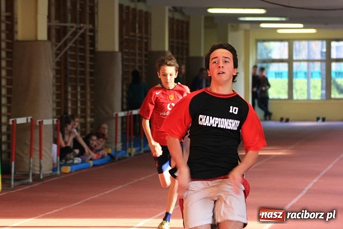 Zdjęcie w galerii na portalu naszraciborz.pl: Młodzi lekkoatleci rywalizowali w ZSOMS wiadomości z regionu