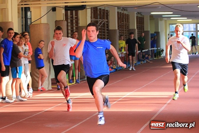 Zdjęcie w galerii na portalu naszraciborz.pl: Młodzi lekkoatleci rywalizowali w ZSOMS wiadomości z regionu