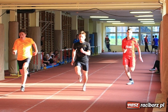 Zdjęcie w galerii na portalu naszraciborz.pl: Młodzi lekkoatleci rywalizowali w ZSOMS wiadomości z regionu