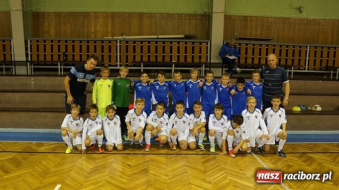 Zdjęcie w galerii na portalu naszraciborz.pl: Młodzi adepci futbolu z Tworkowa trenowali z Banikiem Ostrava wiadomości z regionu