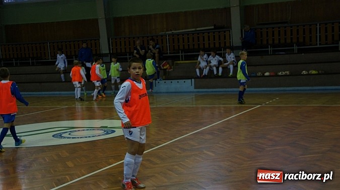 Zdjęcie w galerii na portalu naszraciborz.pl: Młodzi adepci futbolu z Tworkowa trenowali z Banikiem Ostrava wiadomości z regionu
