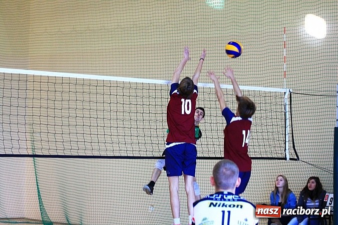 Zdjęcie w galerii na portalu naszraciborz.pl: Mikołajkowy Turniej Piłki Siatkowej w Rudniku wiadomości z regionu