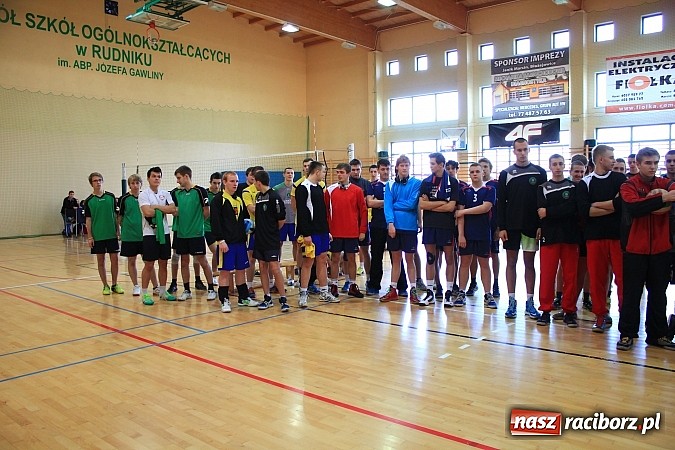 Zdjęcie w galerii na portalu naszraciborz.pl: Mikołajkowy Turniej Piłki Siatkowej w Rudniku wiadomości z regionu