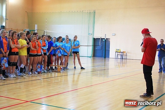 Zdjęcie w galerii na portalu naszraciborz.pl: Mikołajkowy Turniej Piłki Siatkowej w Rudniku wiadomości z regionu
