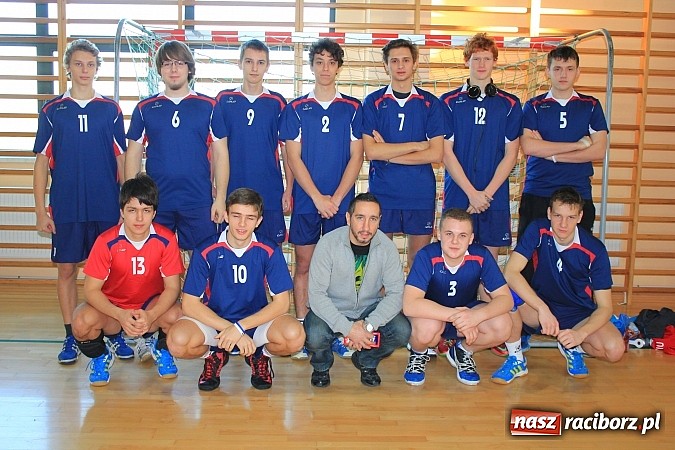 Zdjęcie w galerii na portalu naszraciborz.pl: Mikołajkowy Turniej Piłki Siatkowej w Rudniku wiadomości z regionu
