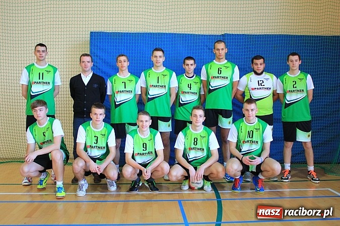 Zdjęcie w galerii na portalu naszraciborz.pl: Mikołajkowy Turniej Piłki Siatkowej w Rudniku wiadomości z regionu