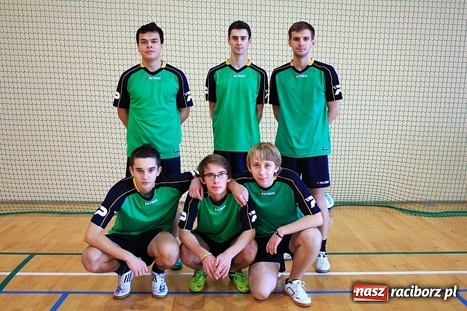 Zdjęcie w galerii na portalu naszraciborz.pl: Mikołajkowy Turniej Piłki Siatkowej w Rudniku wiadomości z regionu