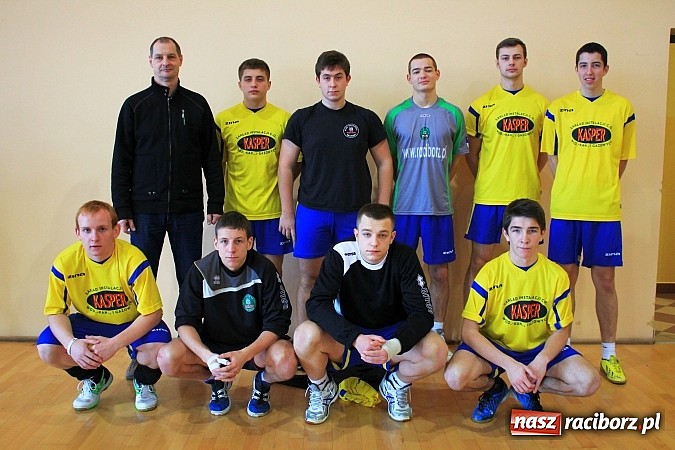 Zdjęcie w galerii na portalu naszraciborz.pl: Mikołajkowy Turniej Piłki Siatkowej w Rudniku wiadomości z regionu