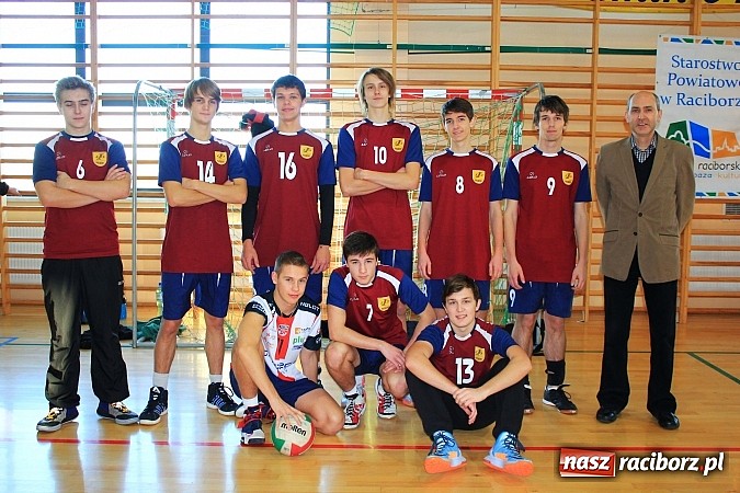 Zdjęcie w galerii na portalu naszraciborz.pl: Mikołajkowy Turniej Piłki Siatkowej w Rudniku wiadomości z regionu