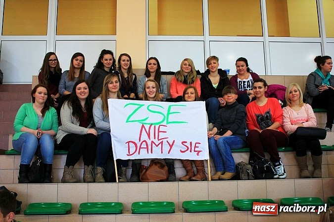 Zdjęcie w galerii na portalu naszraciborz.pl: Mikołajkowy Turniej Piłki Siatkowej w Rudniku wiadomości z regionu