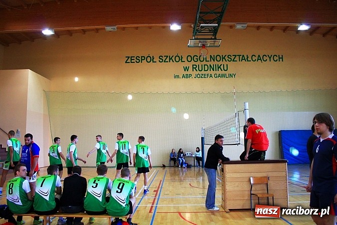 Zdjęcie w galerii na portalu naszraciborz.pl: Mikołajkowy Turniej Piłki Siatkowej w Rudniku wiadomości z regionu