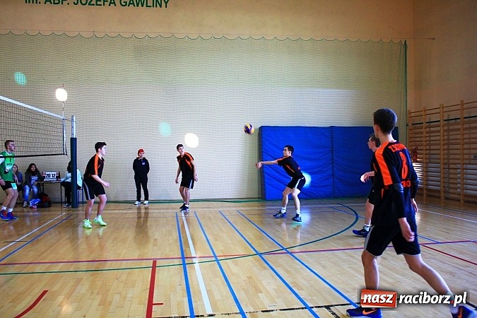 Zdjęcie w galerii na portalu naszraciborz.pl: Mikołajkowy Turniej Piłki Siatkowej w Rudniku wiadomości z regionu