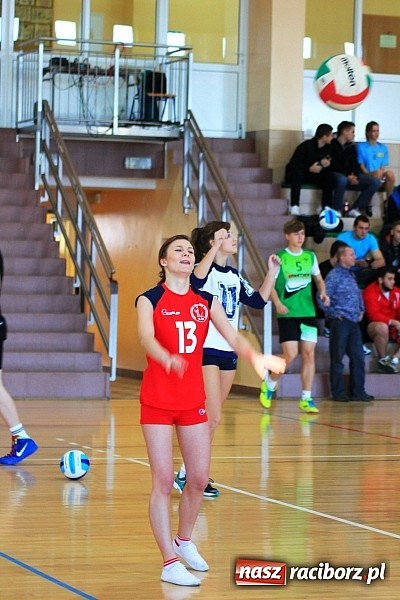 Zdjęcie w galerii na portalu naszraciborz.pl: Mikołajkowy Turniej Piłki Siatkowej w Rudniku wiadomości z regionu