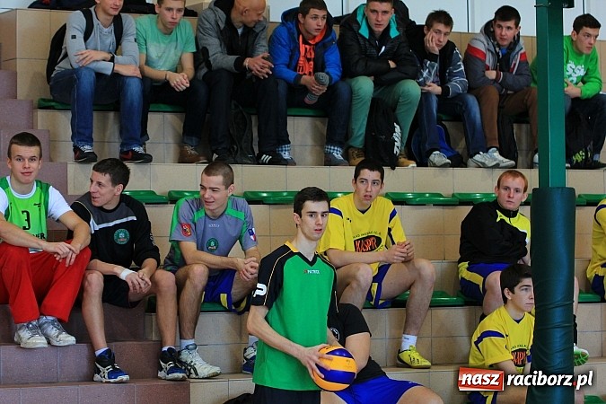 Zdjęcie w galerii na portalu naszraciborz.pl: Mikołajkowy Turniej Piłki Siatkowej w Rudniku wiadomości z regionu