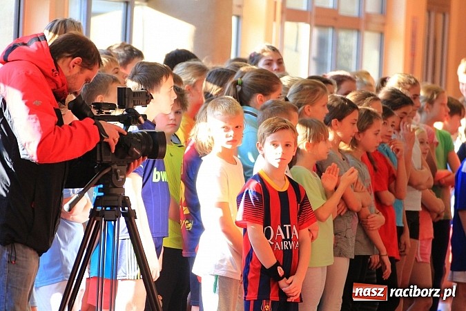 Zdjęcie w galerii na portalu naszraciborz.pl: Lekkoatletyczne zmagania uczni&oacute;w w ZSOMS wiadomości z regionu