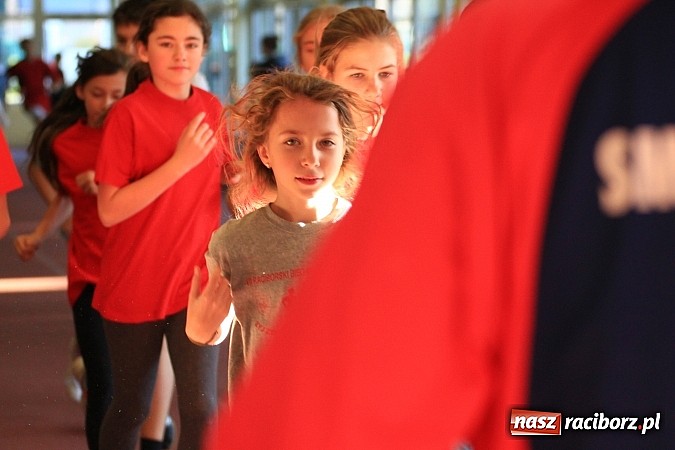 Zdjęcie w galerii na portalu naszraciborz.pl: Lekkoatletyczne zmagania uczni&oacute;w w ZSOMS wiadomości z regionu
