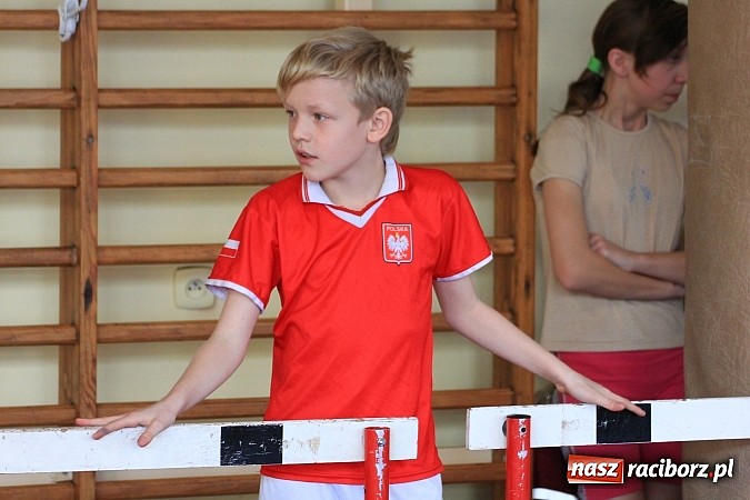 Zdjęcie w galerii na portalu naszraciborz.pl: Lekkoatletyczne zmagania uczni&oacute;w w ZSOMS wiadomości z regionu