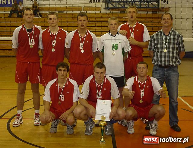 Zdjęcie w galerii na portalu naszraciborz.pl: Siatkarze studenci na podium wiadomości z regionu