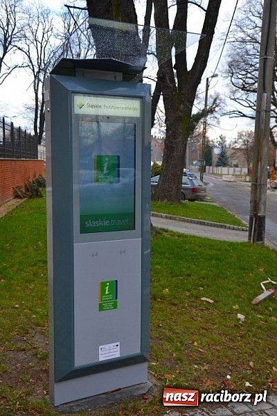 Zdjęcie w galerii na portalu naszraciborz.pl: Kolejny infokiosk przy raciborskim zamku wiadomości z regionu