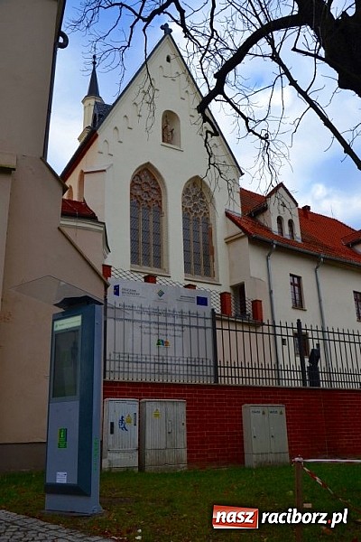 Zdjęcie w galerii na portalu naszraciborz.pl: Kolejny infokiosk przy raciborskim zamku wiadomości z regionu