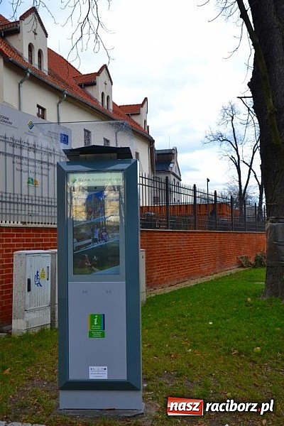 Zdjęcie w galerii na portalu naszraciborz.pl: Kolejny infokiosk przy raciborskim zamku wiadomości z regionu